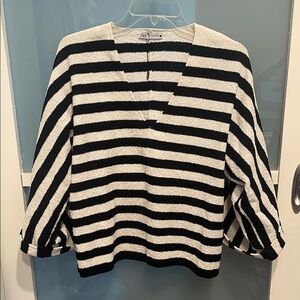 Zara Black and White V-Neck Textured Sweater, S